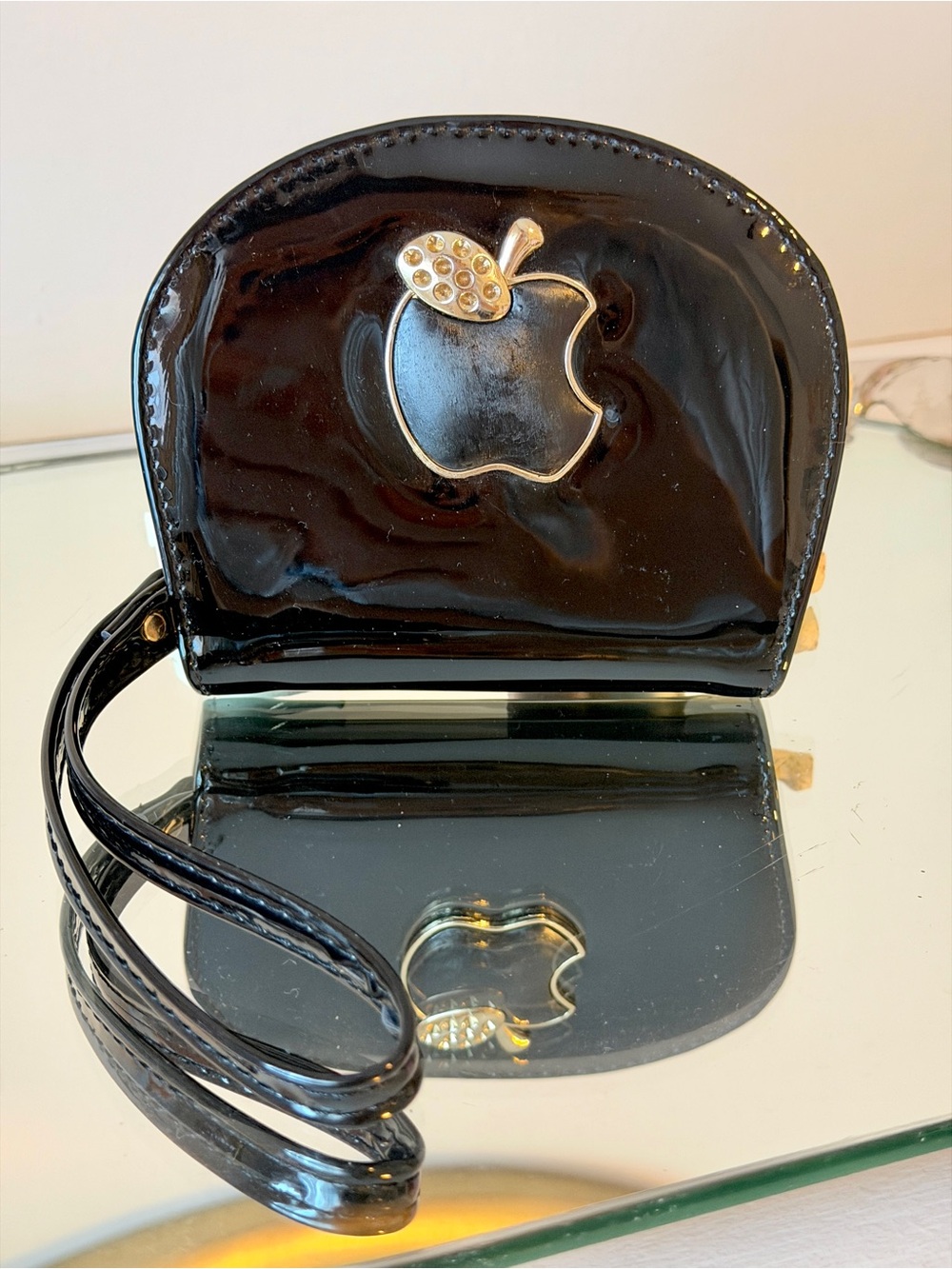 Vintage Y2K Black Patent Leather Apple Coin Purse Wallet Wristlet Gold Zip